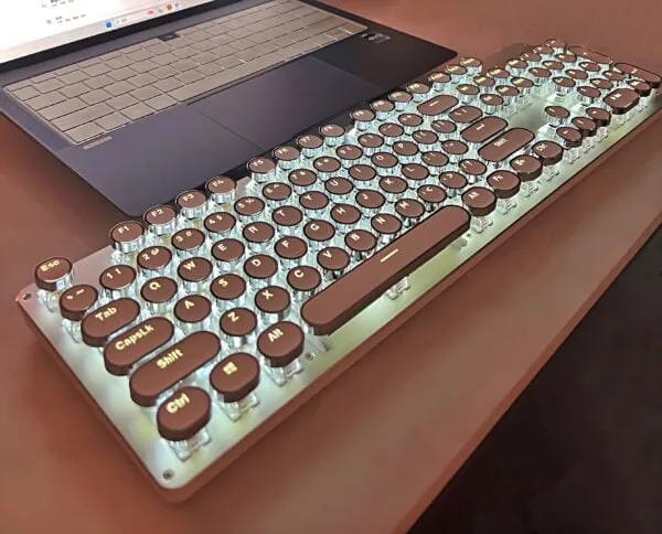Retro Typewriter Bluetooth Keyboard 2 - Pink